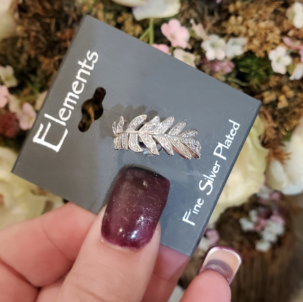 NWT SWAROVSKI CRYSTAL LEAF RING BY ELEMENTS 925 Plated - Picture 6 of 7